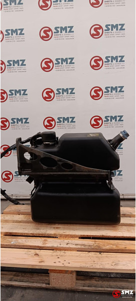 MAN Occ AdBlue tank + pomp MAN - Préparation du carburant pour Camion: photos 1 MAN Occ AdBlue tank + pomp MAN - Préparation du carburant pour Camion: photos 1