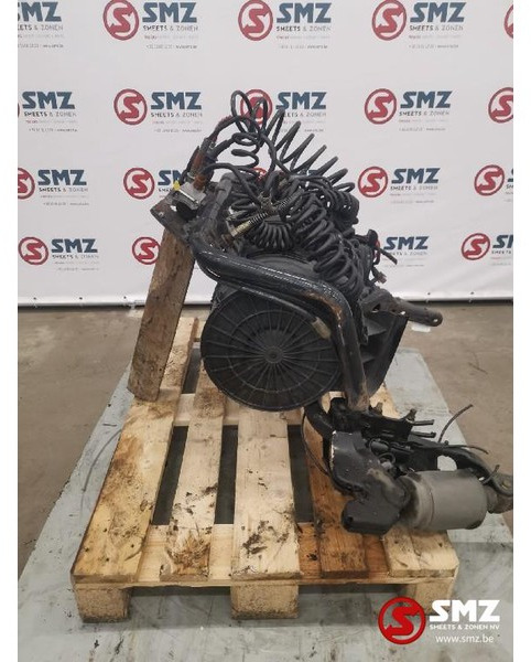 MAN Occ Cabine ophanging achter MAN TGX - Suspension de cabine pour Camion: photos 4 MAN Occ Cabine ophanging achter MAN TGX - Suspension de cabine pour Camion: photos 4