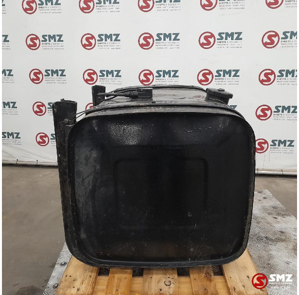 MAN Occ brandstoftank 300L MAN - Réservoir de carburant pour Camion: photos 4 MAN Occ brandstoftank 300L MAN - Réservoir de carburant pour Camion: photos 4