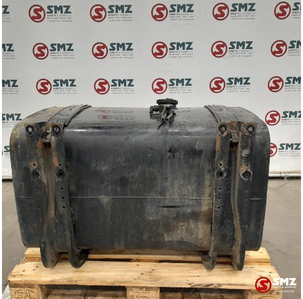MAN Occ brandstoftank 300L MAN - Réservoir de carburant pour Camion: photos 2 MAN Occ brandstoftank 300L MAN - Réservoir de carburant pour Camion: photos 2