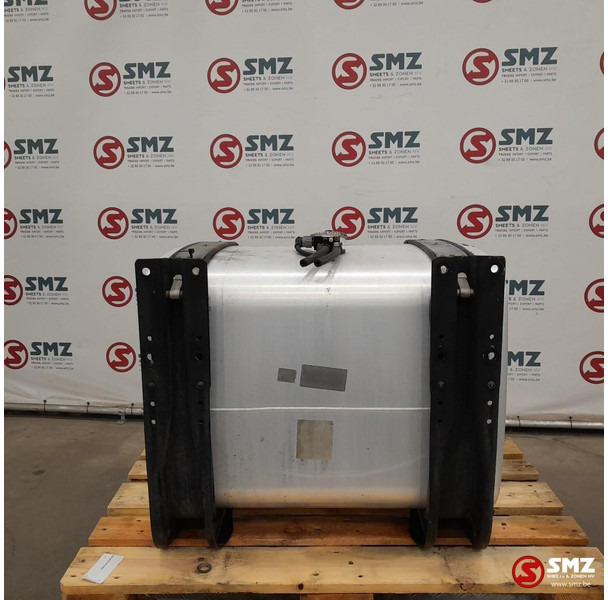 MAN Occ brandstoftank 330L + brandstofniveausensor + s - Réservoir de carburant pour Camion: photos 2 MAN Occ brandstoftank 330L + brandstofniveausensor + s - Réservoir de carburant pour Camion: photos 2