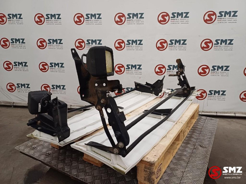 MAN Occ cabinespoilerset links/rechts MAN - Aérodynamique/ Spoilers pour Camion: photos 4 MAN Occ cabinespoilerset links/rechts MAN - Aérodynamique/ Spoilers pour Camion: photos 4