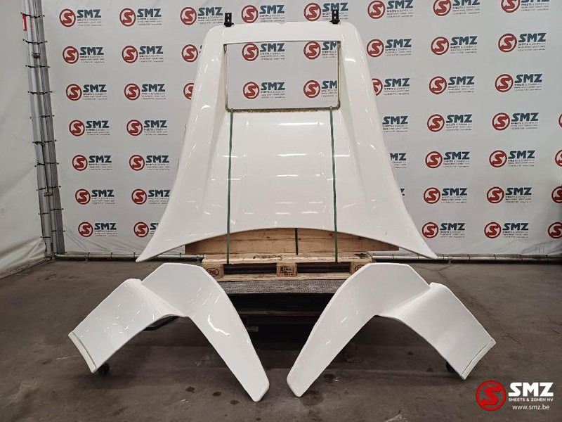 MAN Occ dakspoiler + cabinebovenspoilers L/R MAN - Aérodynamique/ Spoilers pour Camion: photos 1 MAN Occ dakspoiler + cabinebovenspoilers L/R MAN - Aérodynamique/ Spoilers pour Camion: photos 1