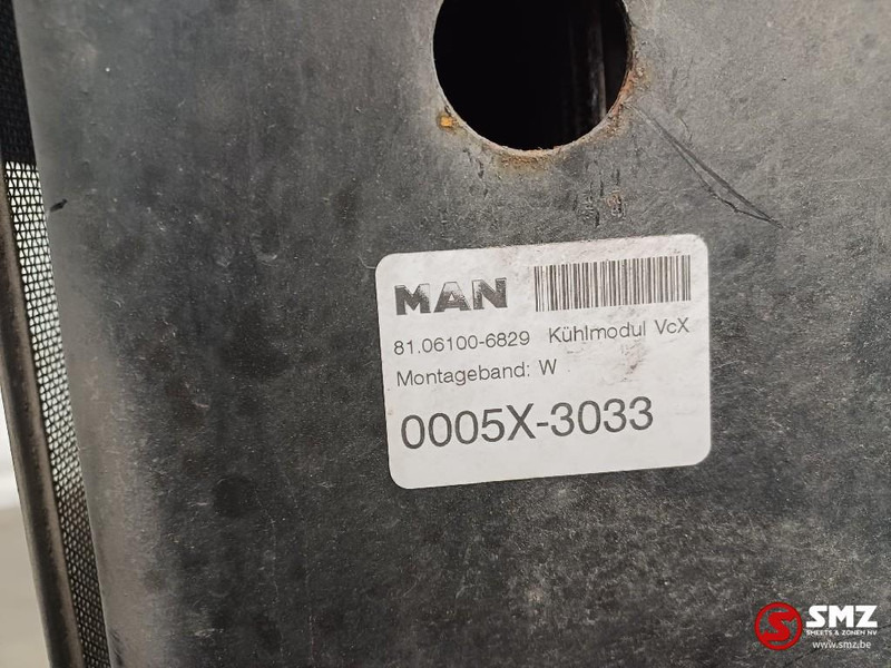 MAN Occ radiator + expansievat MAN - Radiateur pour Camion: photos 5 MAN Occ radiator + expansievat MAN - Radiateur pour Camion: photos 5