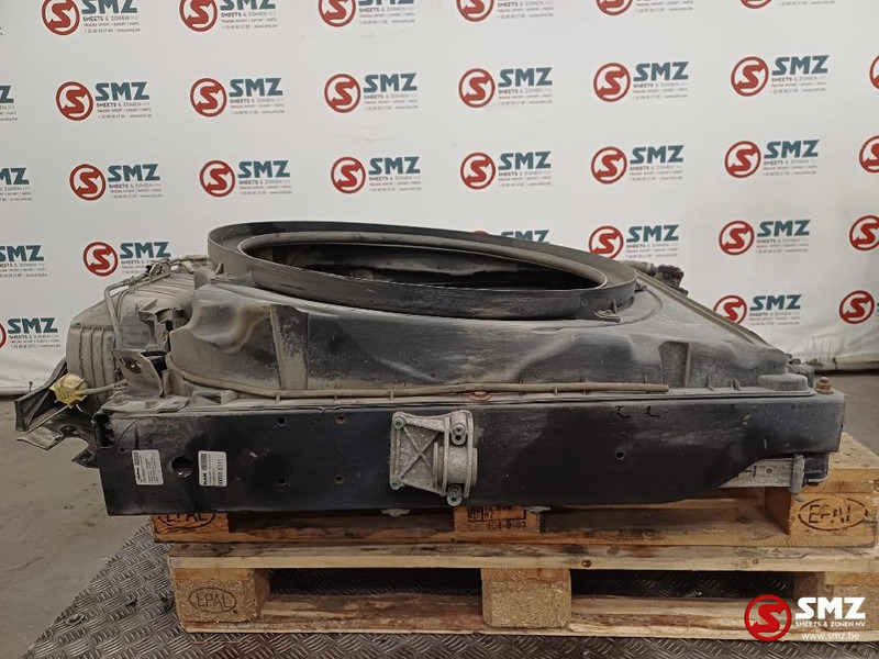 MAN Occ radiator + expansievat MAN - Radiateur pour Camion: photos 2 MAN Occ radiator + expansievat MAN - Radiateur pour Camion: photos 2