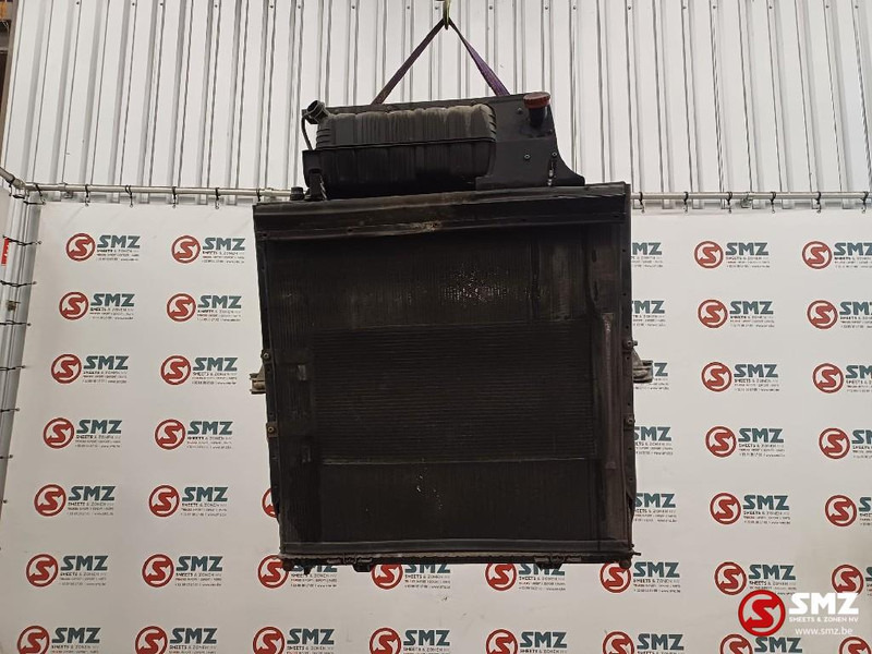 MAN Occ radiator + expansievat MAN - Radiateur pour Camion: photos 2 MAN Occ radiator + expansievat MAN - Radiateur pour Camion: photos 2