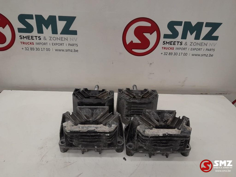 MAN Occ set motorsteunen MAN - Support de moteur pour Camion: photos 2 MAN Occ set motorsteunen MAN - Support de moteur pour Camion: photos 2