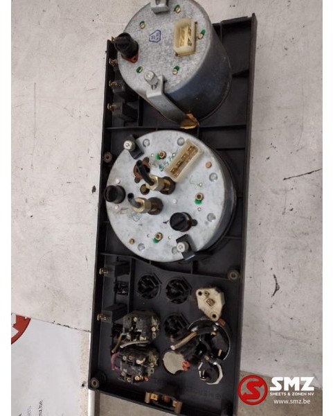 Mercedes-Benz Occ Instrumentenpaneel Mercedes - Panel de instrumentos pour Camion: photos 4 Mercedes-Benz Occ Instrumentenpaneel Mercedes - Panel de instrumentos pour Camion: photos 4