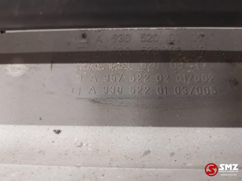 Mercedes-Benz Occ Spatbord met steun Actros MP2/MP3 - Carrosserie et extérieur pour Camion: photos 4 Mercedes-Benz Occ Spatbord met steun Actros MP2/MP3 - Carrosserie et extérieur pour Camion: photos 4