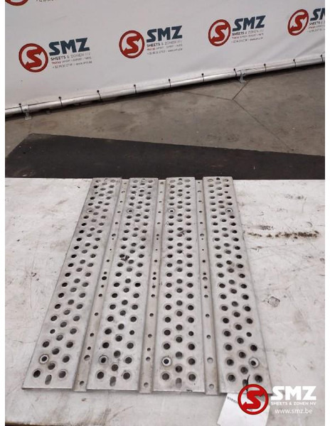 Mercedes-Benz Occ bordes Mercedes - Frame/ Châssis pour Camion: photos 1 Mercedes-Benz Occ bordes Mercedes - Frame/ Châssis pour Camion: photos 1