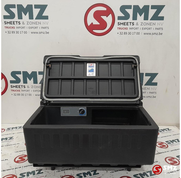 Mercedes-Benz Occ koelkast Mercedes - Cabine et intérieur pour Camion: photos 1 Mercedes-Benz Occ koelkast Mercedes - Cabine et intérieur pour Camion: photos 1