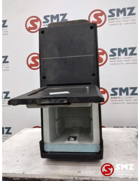 Mercedes-Benz Occ koelkast Mercedes - Cabine et intérieur pour Camion: photos 4 Mercedes-Benz Occ koelkast Mercedes - Cabine et intérieur pour Camion: photos 4