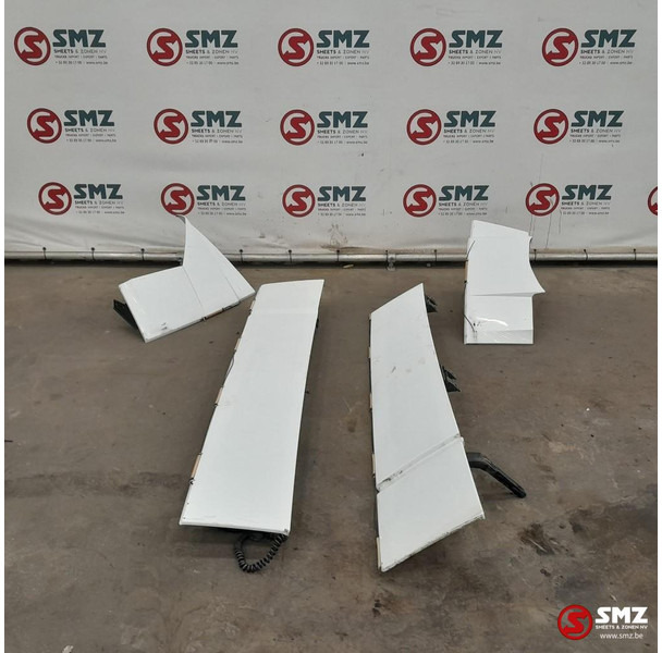 Mercedes-Benz Occ set cabinespoilers Mercedes - Aérodynamique/ Spoilers pour Camion: photos 1 Mercedes-Benz Occ set cabinespoilers Mercedes - Aérodynamique/ Spoilers pour Camion: photos 1