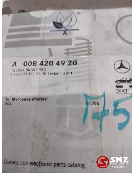 Mercedes-Benz Set remblokken mercedes sprinter w901-w905 a008420 - Plaquettes de frein pour Camion: photos 2 Mercedes-Benz Set remblokken mercedes sprinter w901-w905 a008420 - Plaquettes de frein pour Camion: photos 2
