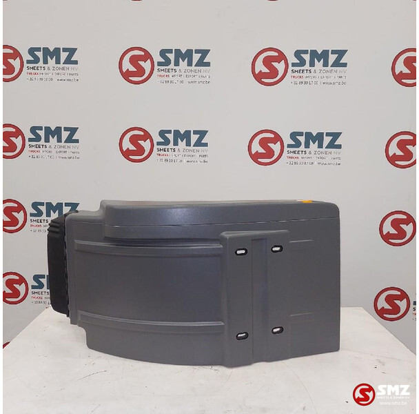 Mercedes-Benz Spatbord rechts mercedes Actros mp2/3 - Carrosserie et extérieur pour Camion: photos 2 Mercedes-Benz Spatbord rechts mercedes Actros mp2/3 - Carrosserie et extérieur pour Camion: photos 2