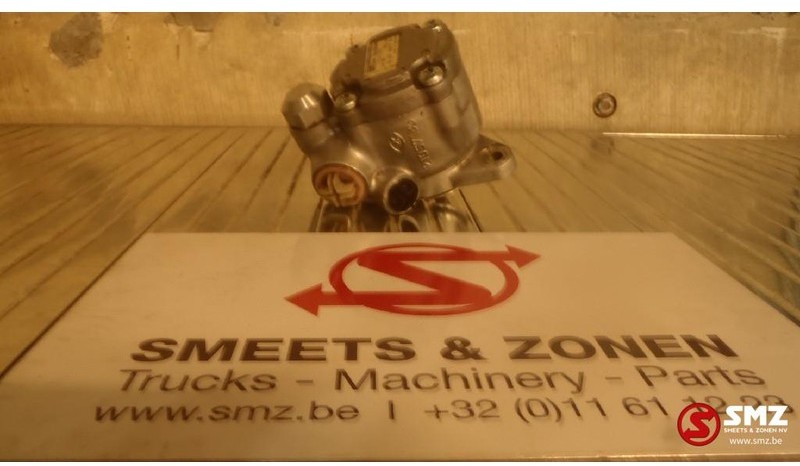 Mercedes-Benz Stuurbekrachtigingspomp Mercedes Atego - Pompe hydraulique pour Camion: photos 1 Mercedes-Benz Stuurbekrachtigingspomp Mercedes Atego - Pompe hydraulique pour Camion: photos 1