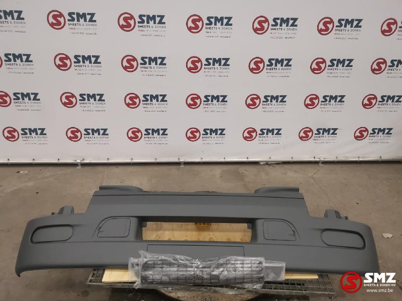 Renault Bumper zonder gaten en spoiler Renault Premium - Pare-chocs pour Camion: photos 1 Renault Bumper zonder gaten en spoiler Renault Premium - Pare-chocs pour Camion: photos 1