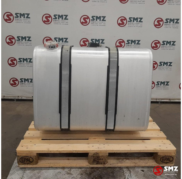 Renault Occ brandstoftank 360L + brandstofniveausensor Ren - Réservoir de carburant pour Camion: photos 1 Renault Occ brandstoftank 360L + brandstofniveausensor Ren - Réservoir de carburant pour Camion: photos 1