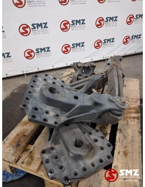 Renault Occ set veersteunen + armen Renault T 21682249 216 - Commande de gouvernail pour Camion: photos 1 Renault Occ set veersteunen + armen Renault T 21682249 216 - Commande de gouvernail pour Camion: photos 1