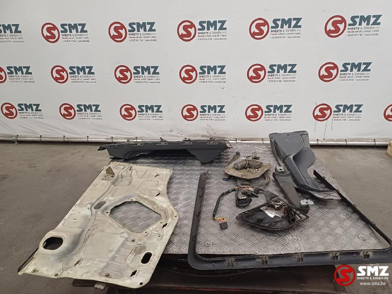 Scania Occ deur rechts + binnenbekleding 4 Serie Torpedo - Portière et pièces pour Camion: photos 4 Scania Occ deur rechts + binnenbekleding 4 Serie Torpedo - Portière et pièces pour Camion: photos 4