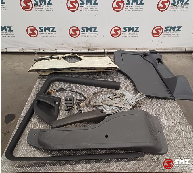 Scania Occ deur rechts + binnenbekleding 4 Serie Torpedo - Portière et pièces pour Camion: photos 3 Scania Occ deur rechts + binnenbekleding 4 Serie Torpedo - Portière et pièces pour Camion: photos 3