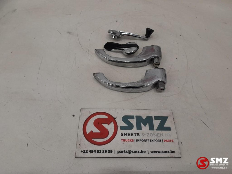 Scania Occ lot van deurklinken + raamopeningshendels Scan - Portière et pièces pour Camion: photos 1 Scania Occ lot van deurklinken + raamopeningshendels Scan - Portière et pièces pour Camion: photos 1