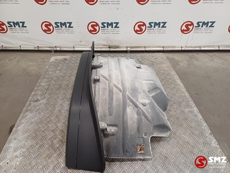 Scania Occ spatbord rechts vooraan Scania - Carrosserie et extérieur pour Camion: photos 3 Scania Occ spatbord rechts vooraan Scania - Carrosserie et extérieur pour Camion: photos 3