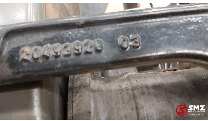 Volvo Occ Spatbordsteun met ventielen Volvo FH12 - Carrosserie et extérieur pour Camion: photos 3 Volvo Occ Spatbordsteun met ventielen Volvo FH12 - Carrosserie et extérieur pour Camion: photos 3