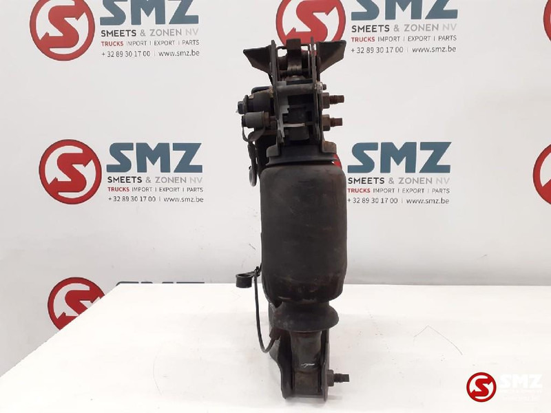 Volvo Occ cabineschokdemper + bevestiging rechts Volvo - Amortisseurs pour Camion: photos 3 Volvo Occ cabineschokdemper + bevestiging rechts Volvo - Amortisseurs pour Camion: photos 3