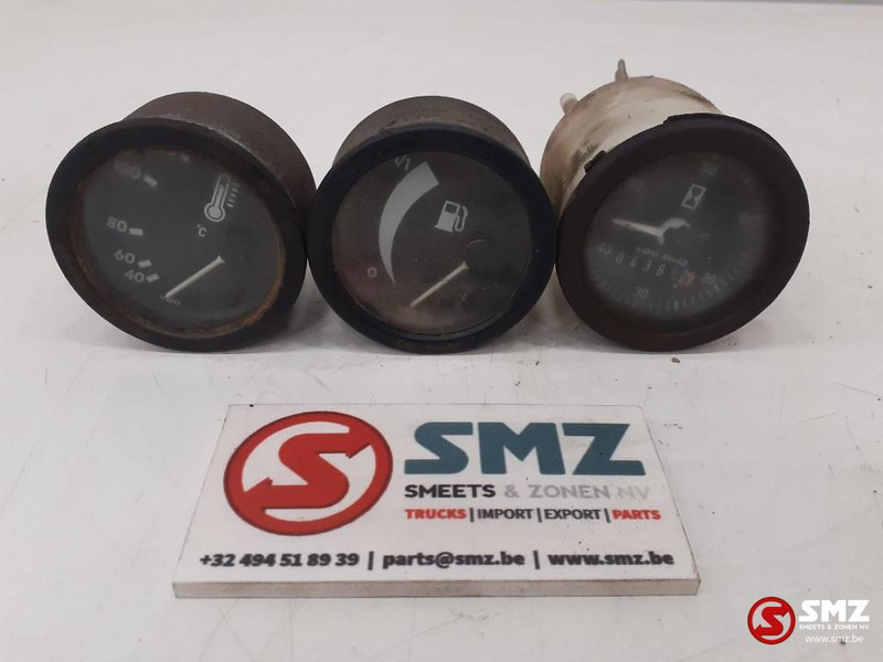 Zettelmeyer Occ set VDO tellers instrumentenpaneel Zettelmeyer - Panel de instrumentos pour Camion: photos 1 Zettelmeyer Occ set VDO tellers instrumentenpaneel Zettelmeyer - Panel de instrumentos pour Camion: photos 1