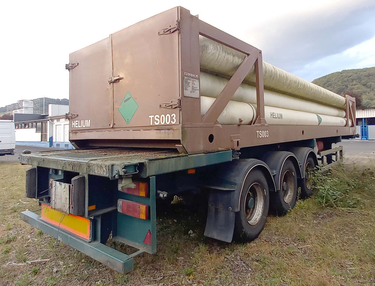 FRUEHAUF Gas, compressed helium, hydrogen, Wasserstoff, 196 bar - Semi-remorque citerne: photos 3 FRUEHAUF Gas, compressed helium, hydrogen, Wasserstoff, 196 bar - Semi-remorque citerne: photos 3