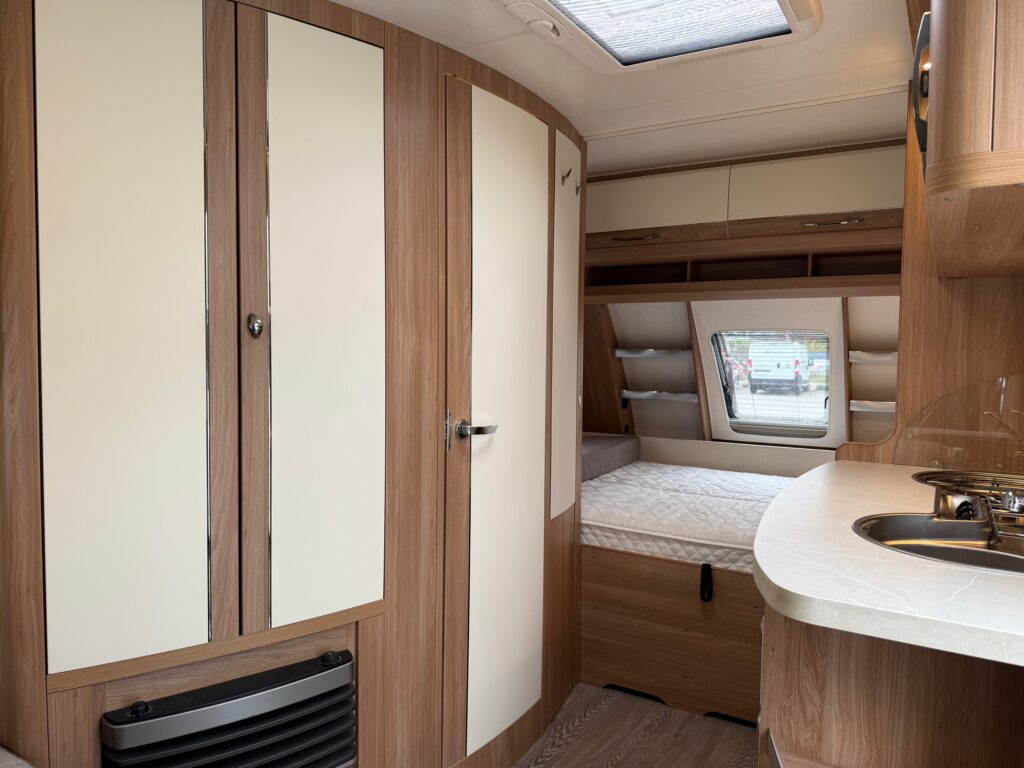 Caravane Hobby De Luxe 455 UF 2020: photos 6 Caravane Hobby De Luxe 455 UF 2020: photos 6