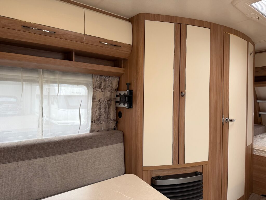 Caravane Hobby De Luxe 455 UF 2020: photos 9 Caravane Hobby De Luxe 455 UF 2020: photos 9