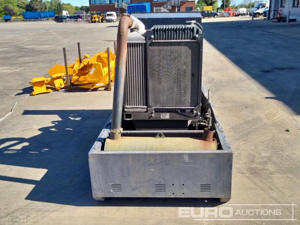 100kVA Generator, 4 Cylinder Engine - Groupe électrogène: photos 4 100kVA Generator, 4 Cylinder Engine - Groupe électrogène: photos 4