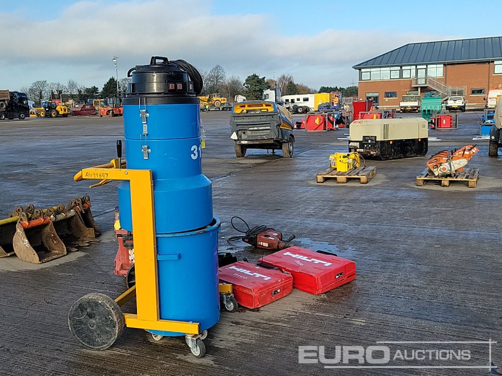 110 Volt SPE Vacuum, Hilti VC 40M-X 110 Volt Dust Extractor, Makita Cordless Floor Saw & Charger Pack, Hilti TE 70-ATC 110 Volt Hammer Drill, Hilti TE 700-AVR 110 Volt Hammer Drill, Hilti TE 30 110 Vo - Matériel de chantier: photos 4 110 Volt SPE Vacuum, Hilti VC 40M-X 110 Volt Dust Extractor, Makita Cordless Floor Saw & Charger Pack, Hilti TE 70-ATC 110 Volt Hammer Drill, Hilti TE 700-AVR 110 Volt Hammer Drill, Hilti TE 30 110 Vo - Matériel de chantier: photos 4