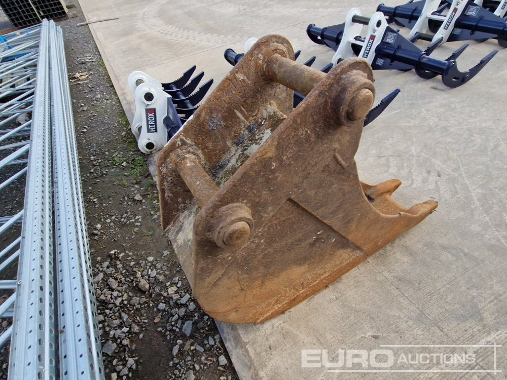 12" Digging Bucket 65mm Pin to suit 13 Ton Excavator - Godet: photos 3 12" Digging Bucket 65mm Pin to suit 13 Ton Excavator - Godet: photos 3