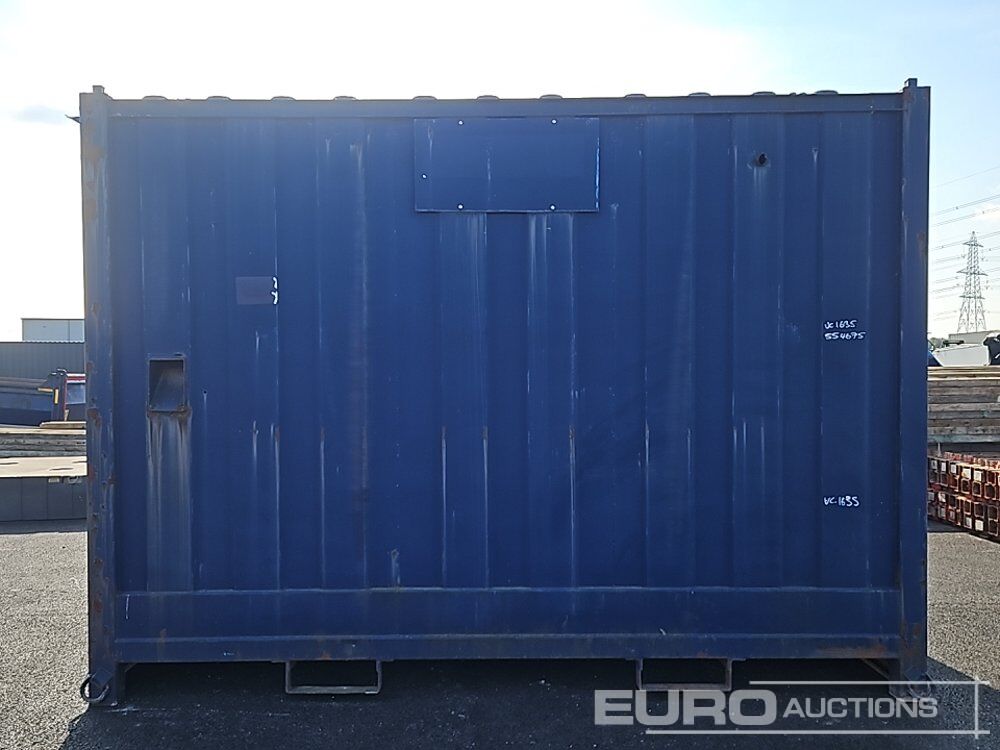 12' x 8' Container (Contents Included) (Cannot Be Reconsigned) - Conteneur maritime: photos 4 12' x 8' Container (Contents Included) (Cannot Be Reconsigned) - Conteneur maritime: photos 4