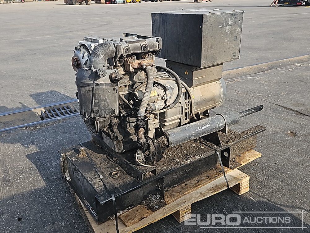 13kVA Generator, 2 Cylinder Engine - Groupe électrogène: photos 1 13kVA Generator, 2 Cylinder Engine - Groupe électrogène: photos 1