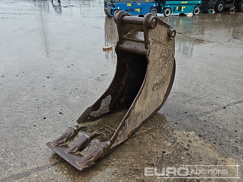 18" Digging Bucket 65mm Pin to suit 13 Ton Excavator - Godet: photos 1 18" Digging Bucket 65mm Pin to suit 13 Ton Excavator - Godet: photos 1