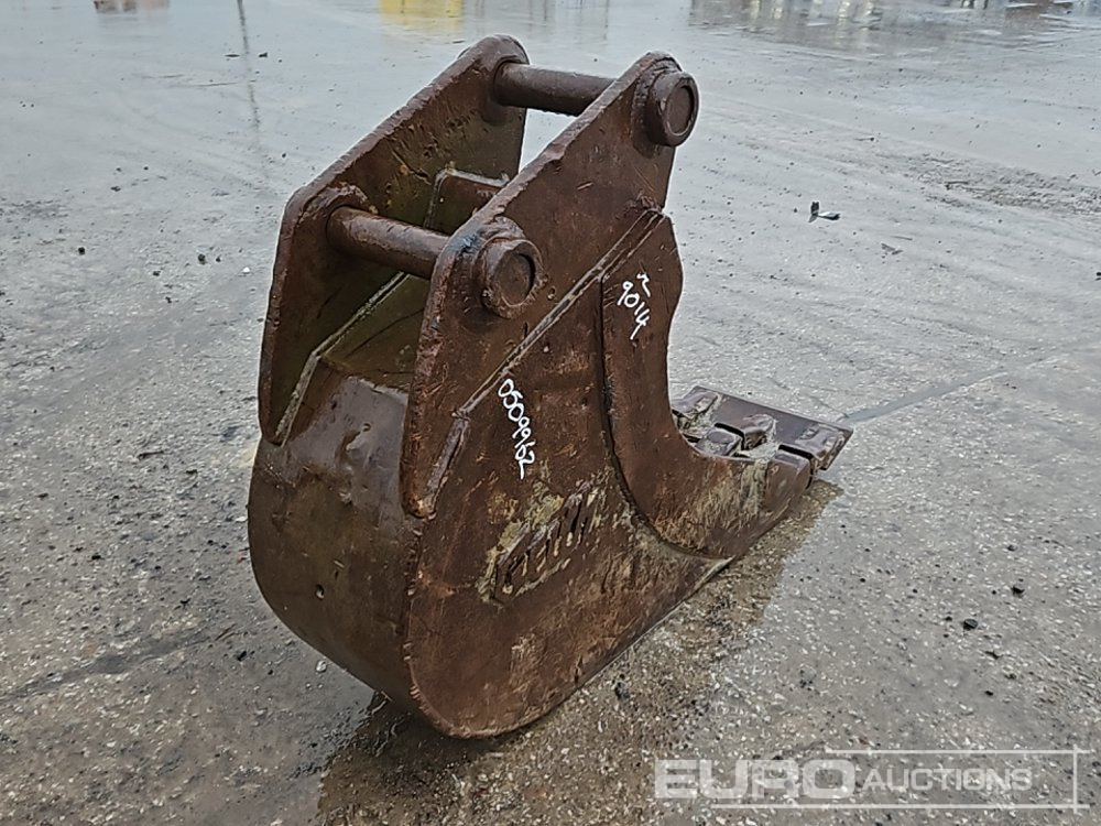 18" Digging Bucket 65mm Pin to suit 13 Ton Excavator - Godet: photos 5 18" Digging Bucket 65mm Pin to suit 13 Ton Excavator - Godet: photos 5