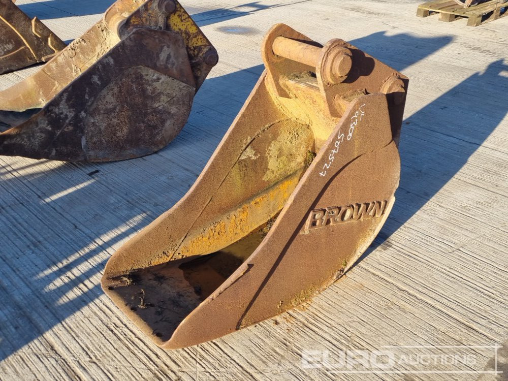 18" Digging Bucket 65mm Pin to suit 13 Ton Excavator - Godet: photos 1 18" Digging Bucket 65mm Pin to suit 13 Ton Excavator - Godet: photos 1