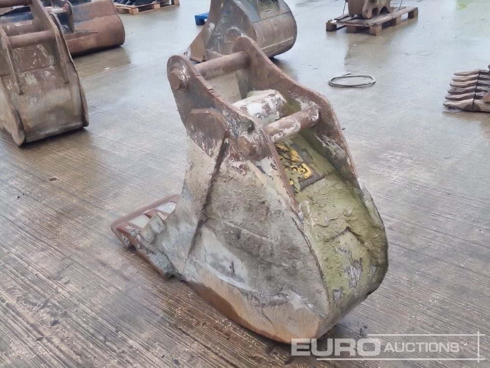 18" Digging Bucket 65mm Pin to suit 13 Ton Excavator - Godet: photos 5 18" Digging Bucket 65mm Pin to suit 13 Ton Excavator - Godet: photos 5