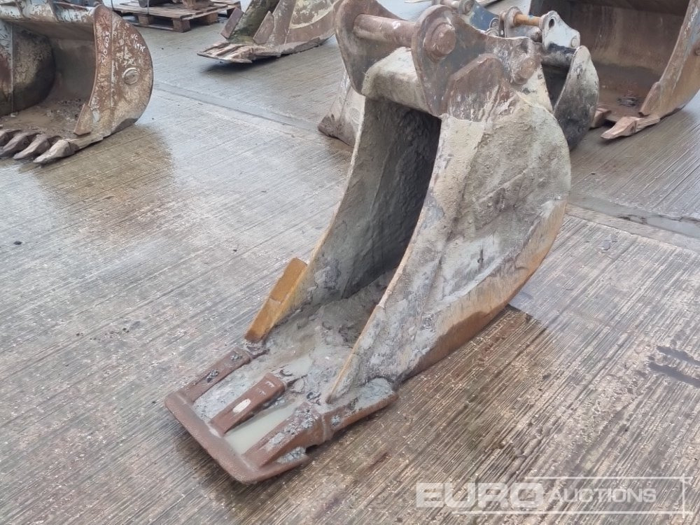 18" Digging Bucket 65mm Pin to suit 13 Ton Excavator - Godet: photos 3 18" Digging Bucket 65mm Pin to suit 13 Ton Excavator - Godet: photos 3