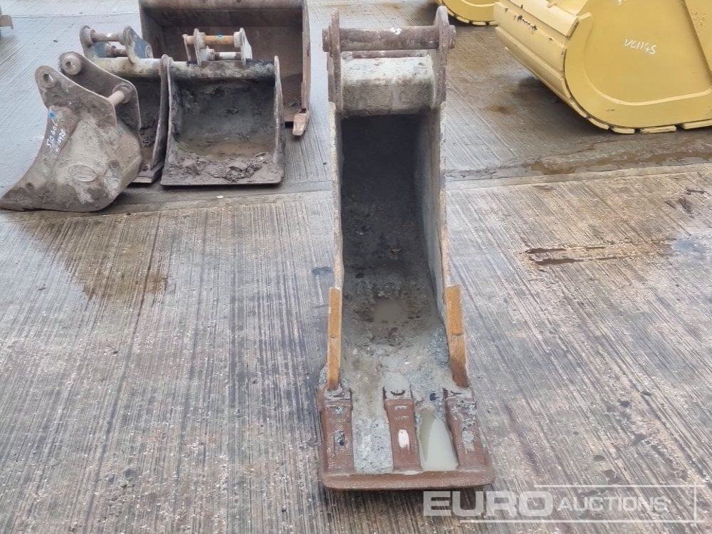 18" Digging Bucket 65mm Pin to suit 13 Ton Excavator - Godet: photos 2 18" Digging Bucket 65mm Pin to suit 13 Ton Excavator - Godet: photos 2