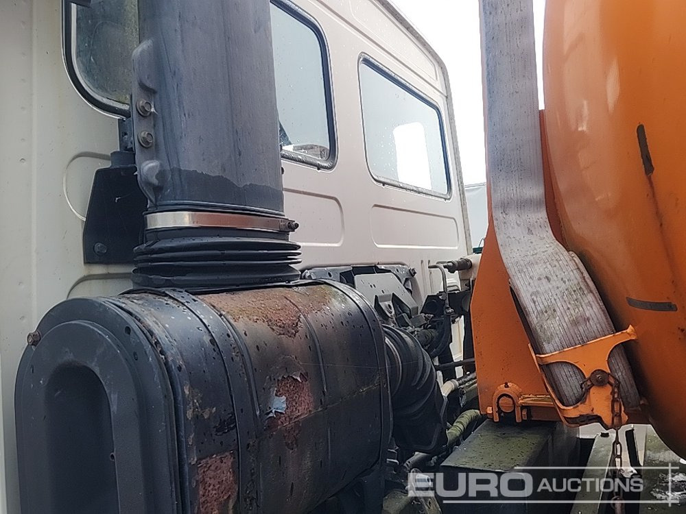 Camion citerne 1995 Volvo FL6 14: photos 9