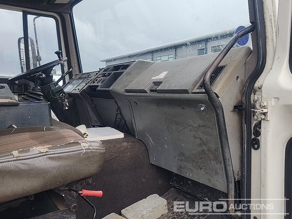 Camion citerne 1995 Volvo FL6 14: photos 24