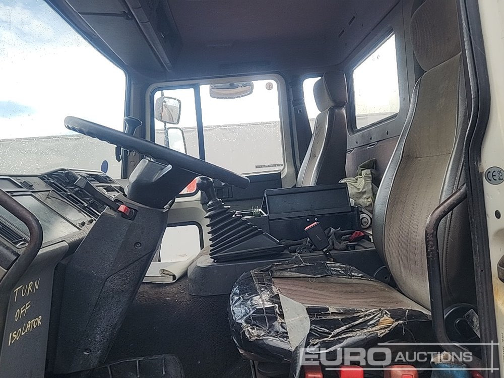 Camion citerne 1995 Volvo FL6 14: photos 25