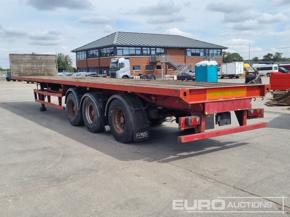 2001 M & G Trailers Tri Axle Flatbed Trailer, Rear Lift Axle, Twist Locks - Semi-remorque plateau: photos 3 2001 M & G Trailers Tri Axle Flatbed Trailer, Rear Lift Axle, Twist Locks - Semi-remorque plateau: photos 3