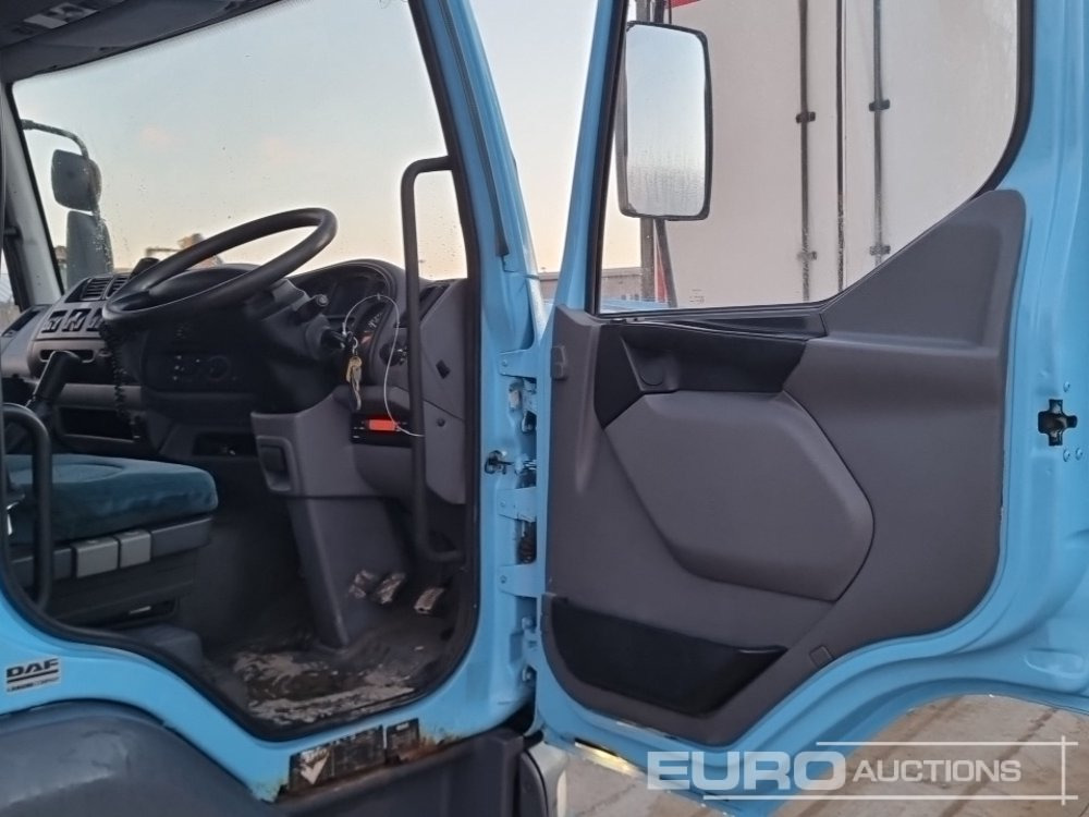 Camion citerne 2003 DAF LF45.180: photos 30