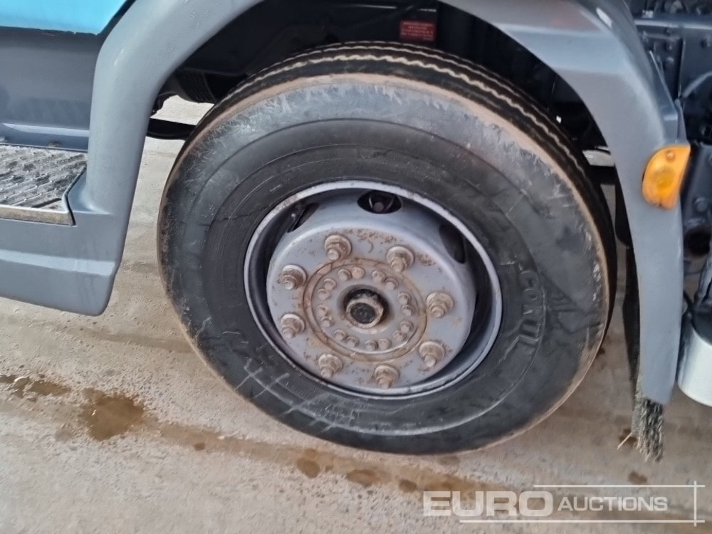 Camion citerne 2003 DAF LF45.180: photos 10